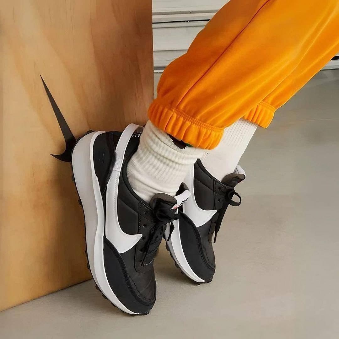 Tênis Nike Waffle Debut Feminino