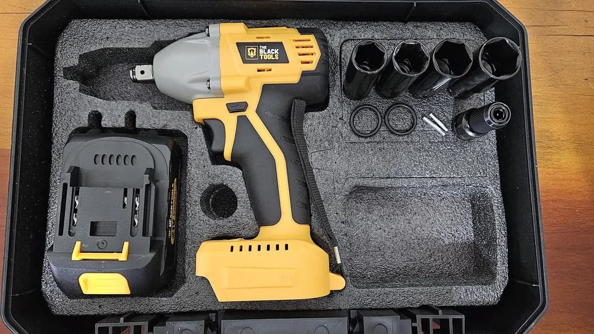 Chave de Impacto a Bateria 21V 1/2" Pol 2400 RPM Bivolt com Maleta - The Black Tools